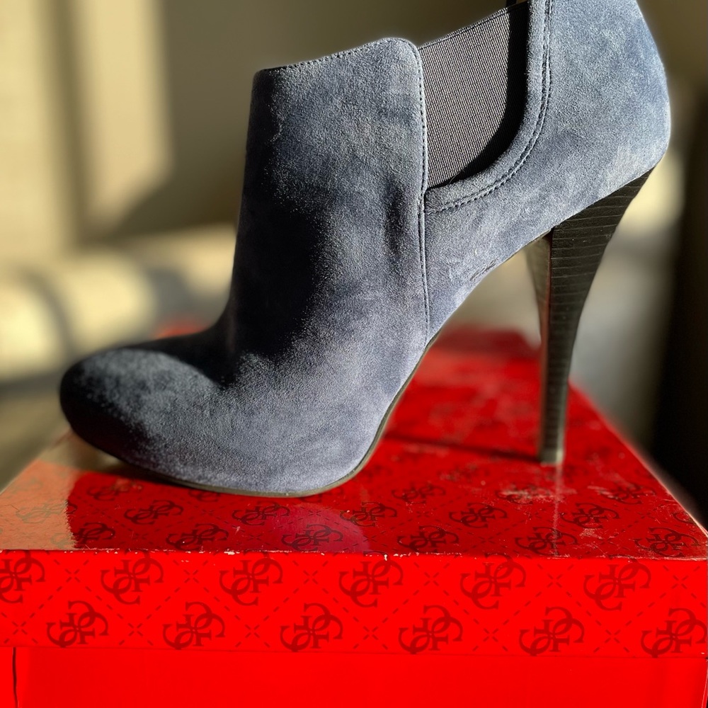 Guess blues suede booties size 8